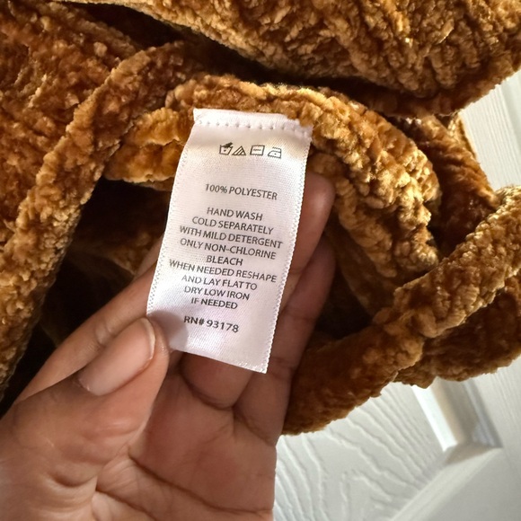 Cozy Chenille Sweater in Rich Brown - Picture 7 of 9